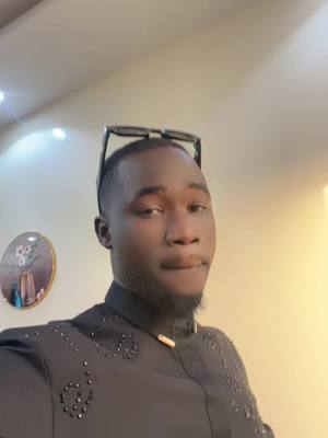 A post by @khadimbambaofficiel1 on TikTok caption: 🙏#viral #tiktok #tiktoksenegal🇸🇳 #comedyvideo #comedysenegal 