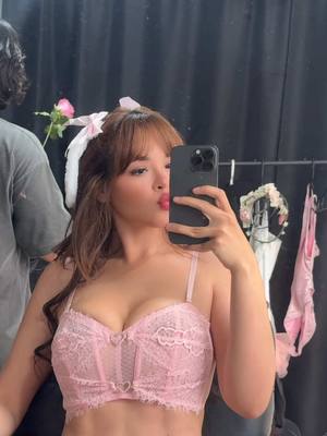 A post by @danyancat on TikTok caption: Cositas conejiles 🐰🌸