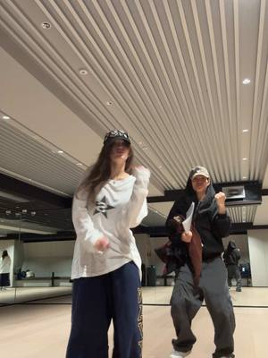 A post by @somi_official_ on TikTok caption: 연습해갈게ㅔㅔ
