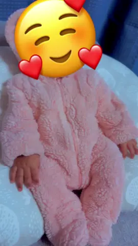 A post by @reinecoulibaly15 on TikTok caption: Mon bonheur 🥹 #newbaby #maman2025 #bebes  #tiktokguineenne224🇬🇳🇬🇳✌️🥰❤️ 