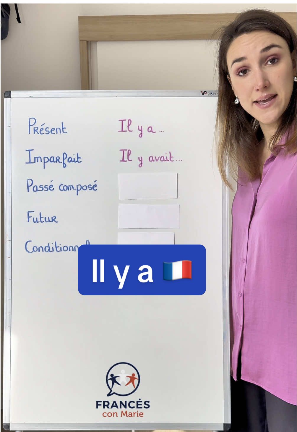 A post by @francesconmarie_ on TikTok caption: Il y a 🇫🇷  Si quieres aprender más, da click en « más información » en el link de mi perfil. #CapCut #frenchlanguage #frances #france #idiomas #france #Francés #clasesdefrances #frenchclass #learnfrench 
