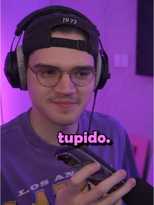 A post by @elmarianaa on TikTok caption: Con cuidado de que?! 😨 #elmariana #humor 