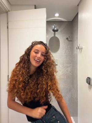 A post by @juhmazzocco on TikTok caption: to amando vcs fazendo a minha dc e do @Rafa 💖 #chango 