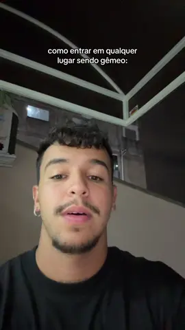 A post by @uailazaro on TikTok caption: 🙃
