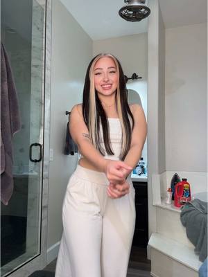 A post by @ivycakeee on TikTok caption: #fyp