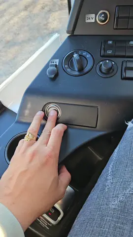 A post by @ on TikTok caption: Jemand Ahnung was das sein könnte?  #mercedes #setra #scania #man #truck #bus 