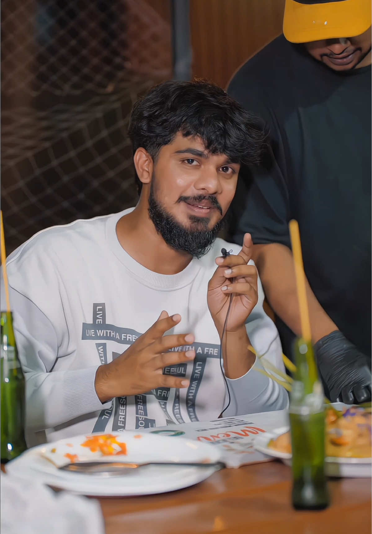 A post by @zayn_inzi on TikTok caption: @குளத்தூர் சுவையருவி  All the food is very delicious. #colombo #srilanka #kattankudy #color_grading #food #seafood #drone #polannaruwa 