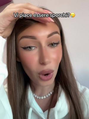 A post by @eli.esposito on TikTok caption: Sono strana io o chi non lava i vestiti?😅1G: eli.espositoo #elisaesposito 