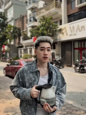 A post by @lebaoofficial on TikTok caption: Supper idol hất nước sôii