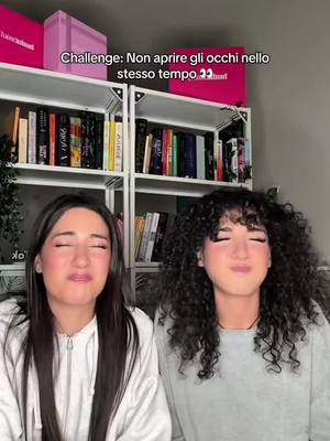 A post by @chaimaacherbal on TikTok caption: Vi giuro che era difficile trattenere le risate, Tagga quell’amica con la quale devi assolutamente fare questa challenge!!😂😂💧#amica #amiche 
