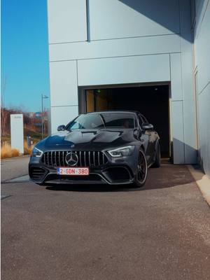 A post by @moses_carss on TikTok caption: RS6 ou GT63s ? #gt63s #rs6 #lifestyle @Nath 