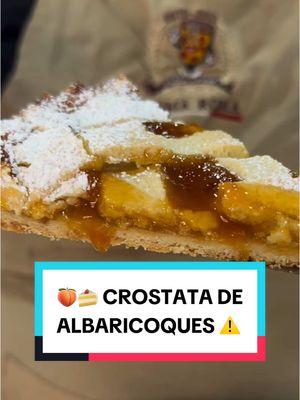 A post by @chefrobertaofficial on TikTok caption: 🍑🍰 CROSTATA de ALBARICOQUES 🇮🇹⚠️ ⚠️Esplora Todo Nuestro Mundo Aqui!↙️ https://linktr.ee/ChefRobertaAromaRoma (Link en la Bio) 📌 ¿Interesado en Cursos (online o presenciales en Costa Rica), Consultas o más Información? ZOOM GRATUITO con la Chef ✉️ Escríbenos a: chefrobertaescuela@gmail.com 📞 Contáctanos vía WhatsApp: +506 6214-4553 ⚠️📚LIBRO GRATUITO! ¡5 recetas saladas y 1 dulce para cocinar "Como en Italia" 🇮🇹http://tiny.cc/ComoEnItaliaChefRoberta (Link Directo en en Perfil)   #aromaromacostarica #sanjose #sanjosecostarica #aromaromasanjose #pizzacostarica #pizzaitaliana #aromaromapizzeria #pizzatime #pizzaromana #pizzachefroberta #senticomescrocchia #chefrobertarecetas #pizzalover #pizzaencostarica #food #pizzaencasa #chefroberta #comida #comidaitaliana #pasta #recetas #recetaschefroberta #recetasitalianas #palaromana #pizzaromana #pizzapalaromana #palaromanachefroberta #pizzachefroberta #postres #postresitalianos #crostata 
