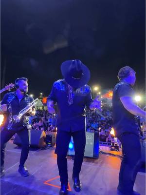 A post by @jessiuribeoficial on TikTok caption: #coqueta 