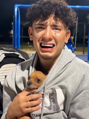 A post by @willytube on TikTok caption: HE CANT STOP CRYING 🤣😭