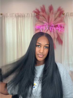 A post by @reallniquee on TikTok caption: DO MY HAIR WITH ME 💕 #quickweavetutorial 