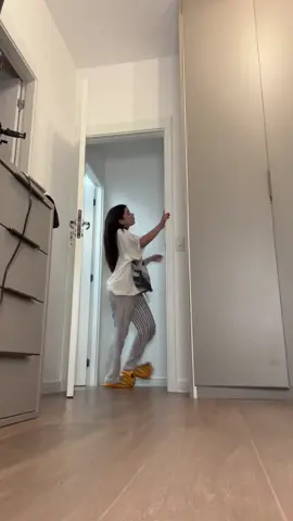 A post by @sofiasantino on TikTok caption: 💋💋