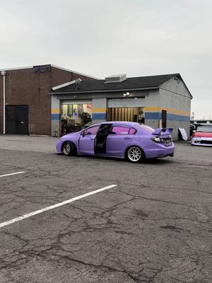 A post by @joss_rivas1 on TikTok caption: Volvió 💜✨ #jdm #purple #fypシ #cargirls #purpletint #jdmcars #9th #ghotsgirl 