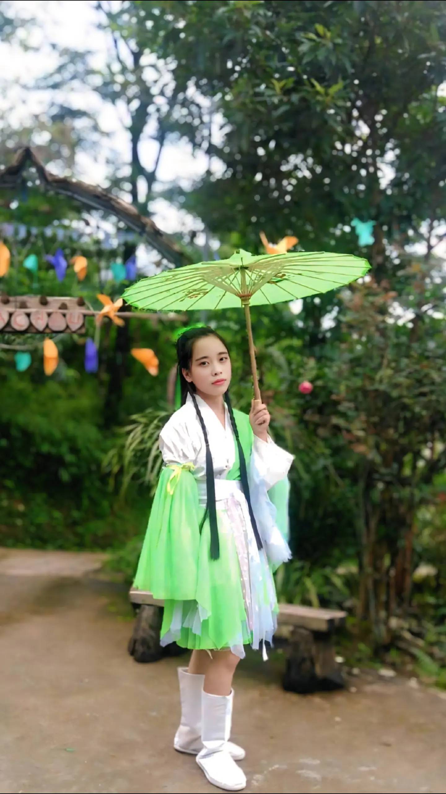 A post by @thinu308 on TikTok caption: Úi zời ngày xưa😅#nulazy #thinuk4 