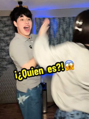 A post by @oscaramau3 on TikTok caption: Nadie va adivinar quién es… 😳🫣 #fyp #oniichan #trend #otakulife 
