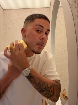 A post by @carlinhos on TikTok caption: calma ainda tô aprendendo a música acabou antes do vídeo 😩