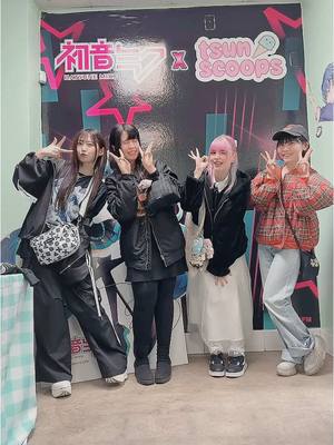 A post by @blooberrytrain on TikTok caption: スーパー地下アイドルでーす、笑 Come see us this weekend at OC Japan Fair and Idol Jam~ ✨ @あおにゃんこと空野青空です @Ai💕愛 @ゆらぴこ🌼🐤 #overseasidol #kaigaiidol #jpopidol #hatsunemiku #アイドル #地下アイドル 