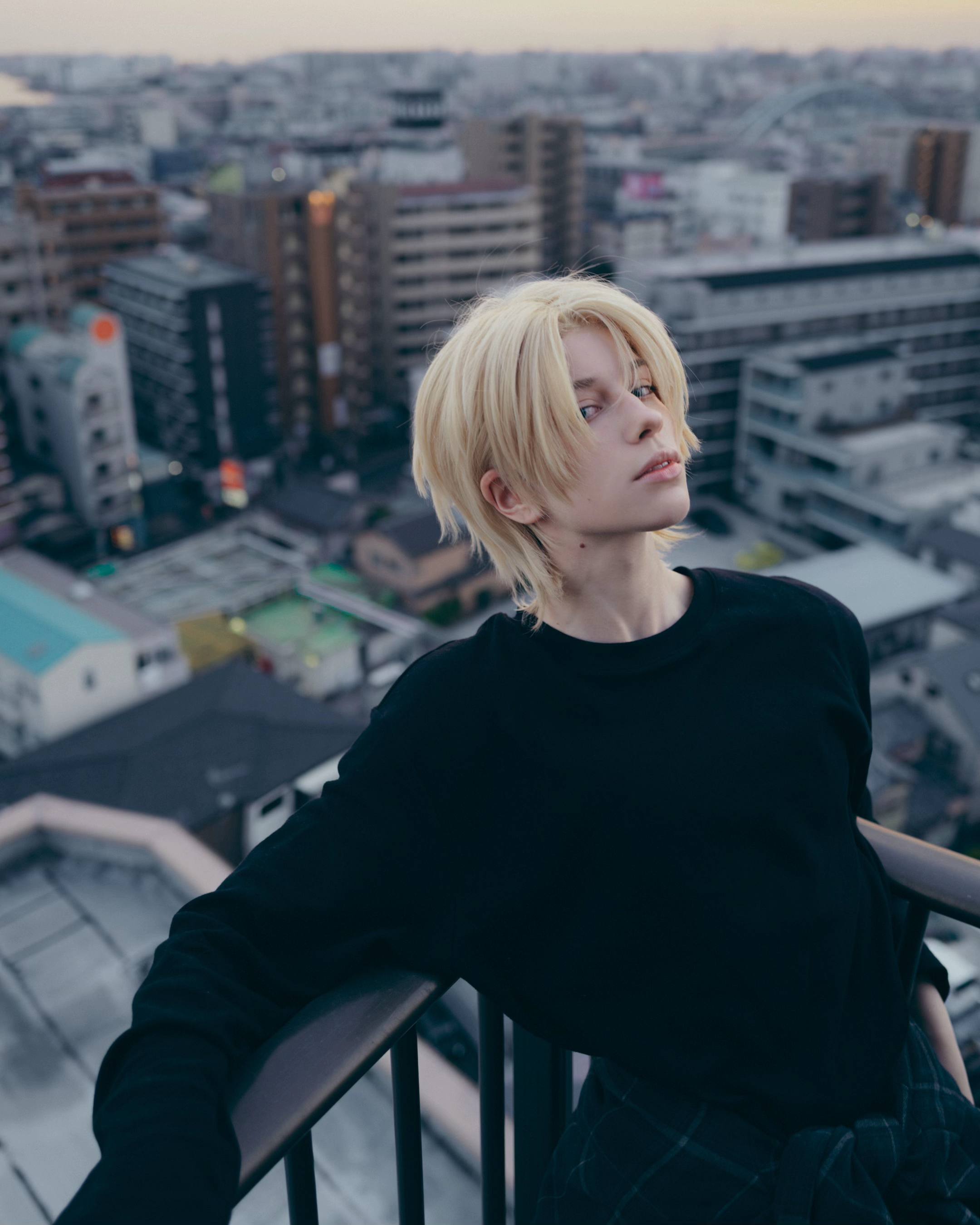 A post by @iwant9nuggets on TikTok caption: #bananafish #ashlynx #ashlynxcosplay #bananafishcosplay #cosplay  #バナナフィッシュ #アッシュ#アッシュリンクス #コスプレ #bananafishanime #cos #cosplayer #aslanjadecallenreese