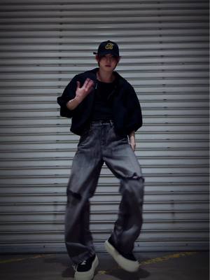 A post by @ateez_official_ on TikTok caption: It's gettin' sticky #ATEEZ #에이티즈 #YEOSANG #여상