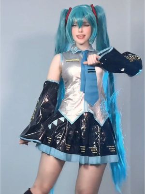 A post by @mahouberry on TikTok caption: ooeeoo #miku #vocaloid #hatsunemiku #mikucosplay #fortnite 