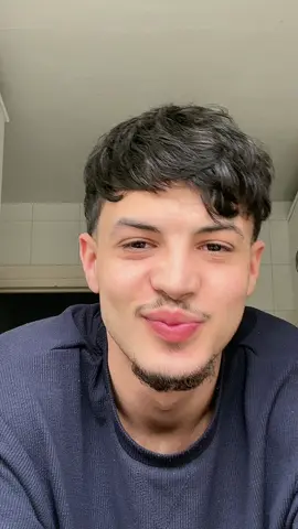 A post by @eldjenn on TikTok caption: Bach nnsa lham 🙄