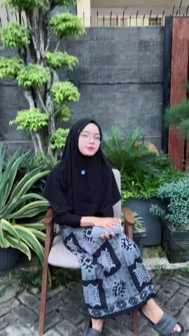 A post by @cimbruut_munis on TikTok caption: Parfum halal buat sholat nih 😍