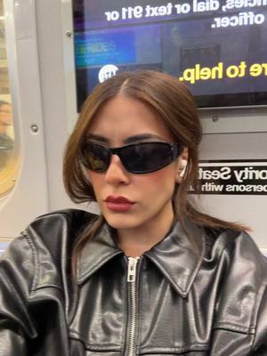 A post by @sabyhidalgo on TikTok caption: Contenido.             (o no)