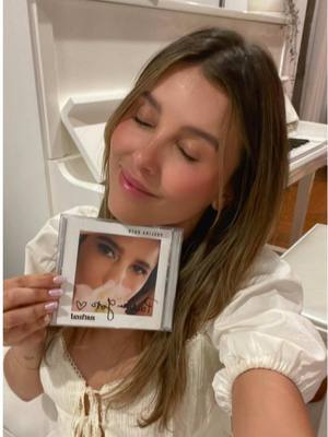 A post by @paulinagoto on TikTok caption: ¡Está pasando! 💖 #natural estará disponible en formato físico y podrán comprarlo en el Lunario 🌸 Hacer realidad este sueño me hace infinitamente feliz, gracias a ustedes porque han sido cómplices y una pieza importante para que todo esto esté pasando ¡lxs amo!✨