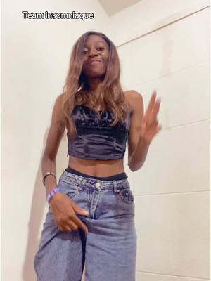 A post by @im_mariska on TikTok caption: 23h30 et vous 🤣😂#gabon🇬🇦 