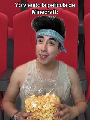 A post by @salinas_j.c on TikTok caption: Yo viendo la película de Minecraft 👀