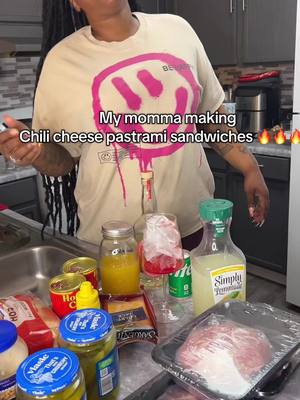 A post by @niyawiyaaa18 on TikTok caption: They fire too fyateee 🔥🔥🔥🔥 #@Mrs.Fyateee #msfyatee #foryoupage #vira #pastrami #foryoupage #foodie 