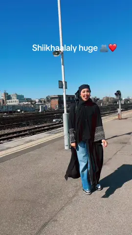 A post by @ugbaad612 on TikTok caption: #somalitiktok #fyp #liverpoolfcfan #misslooboge 