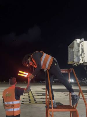A post by @j.luis___ on TikTok caption: This is the best thing in the world, my job ✈️