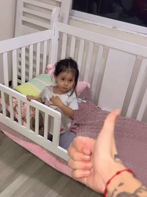 A post by @sebasgal11 on TikTok caption: NUEVA cama de ALLISON 😭😱
