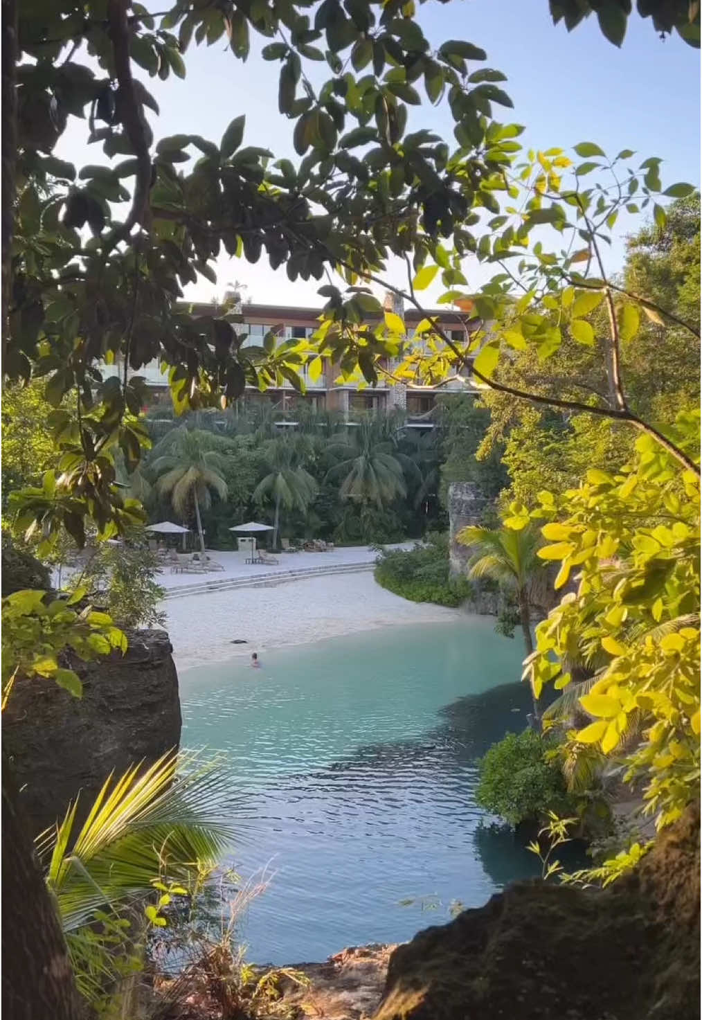 A post by @hotelxcaretmexico on TikTok caption: La única decisión importante será ¿qué se te antoja cenar hoy?  #QuedateAquíParaCompartir #AllFunInclusive 
