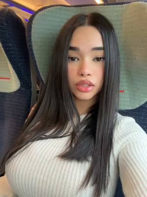 A post by @lelasohna on TikTok caption: hiiii