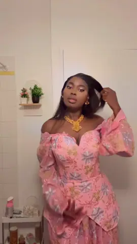 A post by @timadeparis on TikTok caption: ❤️❤️🇲🇱