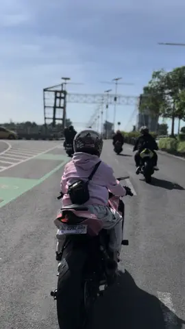 A post by @cimbruut_munis on TikTok caption: 🩷💚