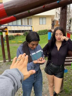 A post by @marlongarzonn on TikTok caption: Esta moneda vale más de lo que pensábamos😨😳 #fyp #foryou #parati 