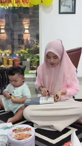 A post by @cimbruut_munis on TikTok caption: Parfum no alkohol cuma 30k an 😍