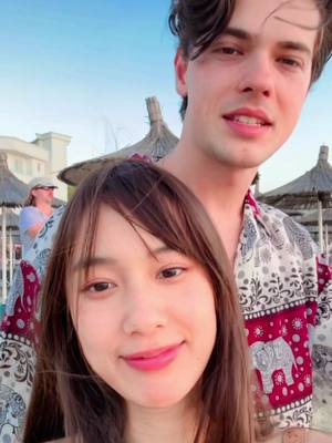 A post by @kaykai_ntch on TikTok caption: คือเก๋ได้แรงบันดาลใจจากไหนก็ม่ายรู้ รู้แค่You ต้องลองพาตัวเองออกไปเดินดูโลกข้างนอกก่อน ไปในที่ๆแบบไม่ต้องคิดอะไร (ลองไปสักวัน สองวัน หรือไม่ก็1-2อาทิตย์)  และคุณจะพบว่า...เฮ้ย แกอย่าไปนาน เฮ้ยแกกลับมาก้อนนนนน แกชิวเกิน 55555 😂 ฉัน!! ผู้ที่ชอบถ่ายโมเม้นท์เก็บไว้  กก: ถ้าเราคบกันเมื่อไหร่ เราจะลงคลิปพวกนี้นะ  RB: ได้สิ เก็บไว้ลงได้เลย 😳 🌊⛱️🍿👫🏻 #เก๋ไก๋ #RB @Arbi  