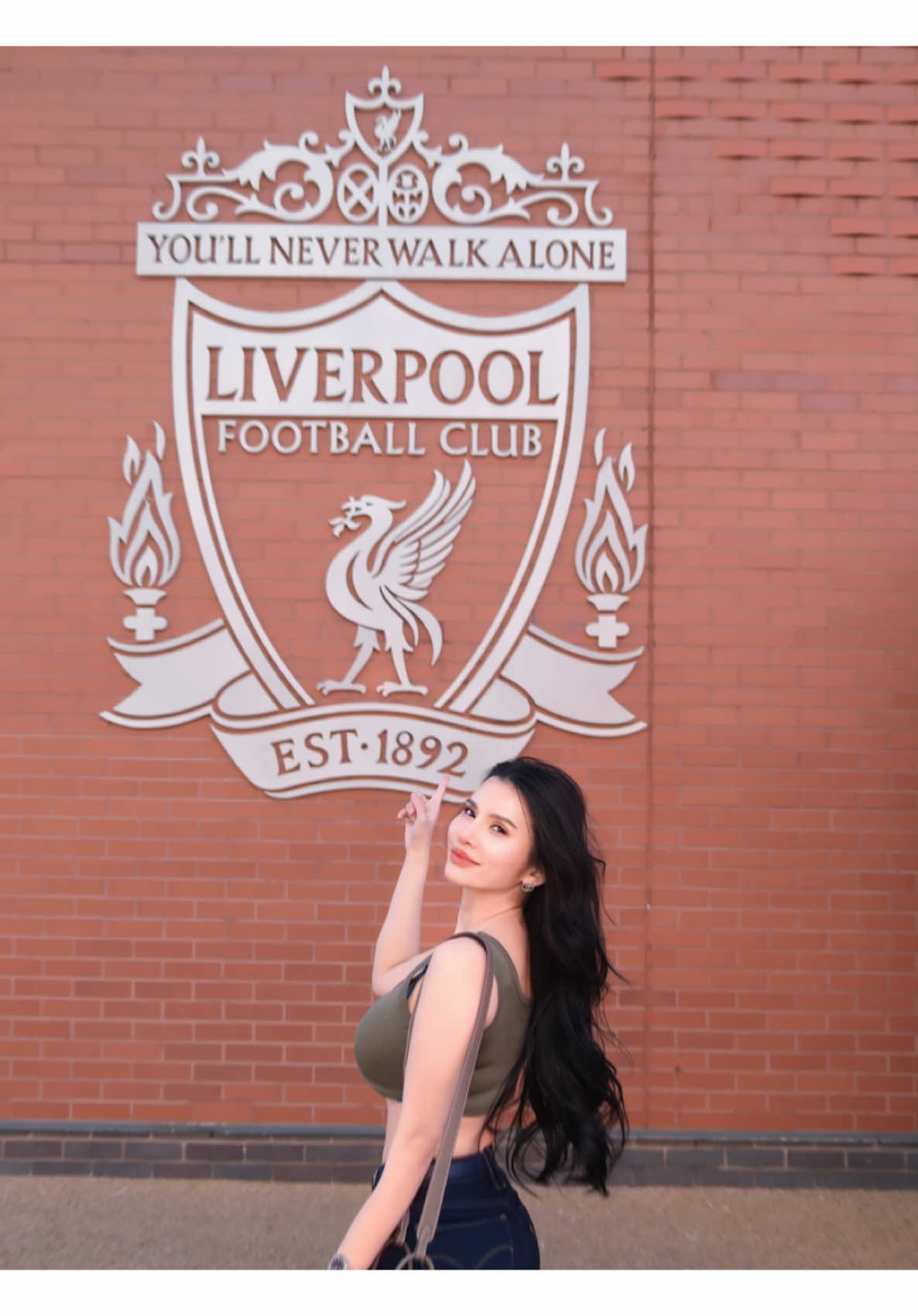 A post by @mariavaniamv on TikTok caption: Kamu the Reds atau Red Devils?