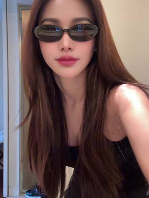 A post by @engfa32 on TikTok caption: จะสงกรานต์แล้วติ #อิงฟ้าวราหะ #อิงฟ้ามหาชน #engfawaraha 