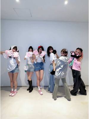 A post by @ive.official on TikTok caption: Ye Peep Ye Peep #IVE #아이브 #アイヴ #IVE_SCOUT