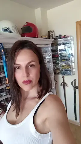 A post by @astridcontrerasoficial on TikTok caption: #empresaria #soñadora #viral #2025 #careculo #divas #exotica 