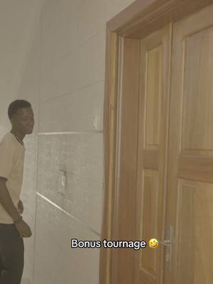 A post by @latzodoze11 on TikTok caption: Bonus tournage🤣 #viral_video #humour 